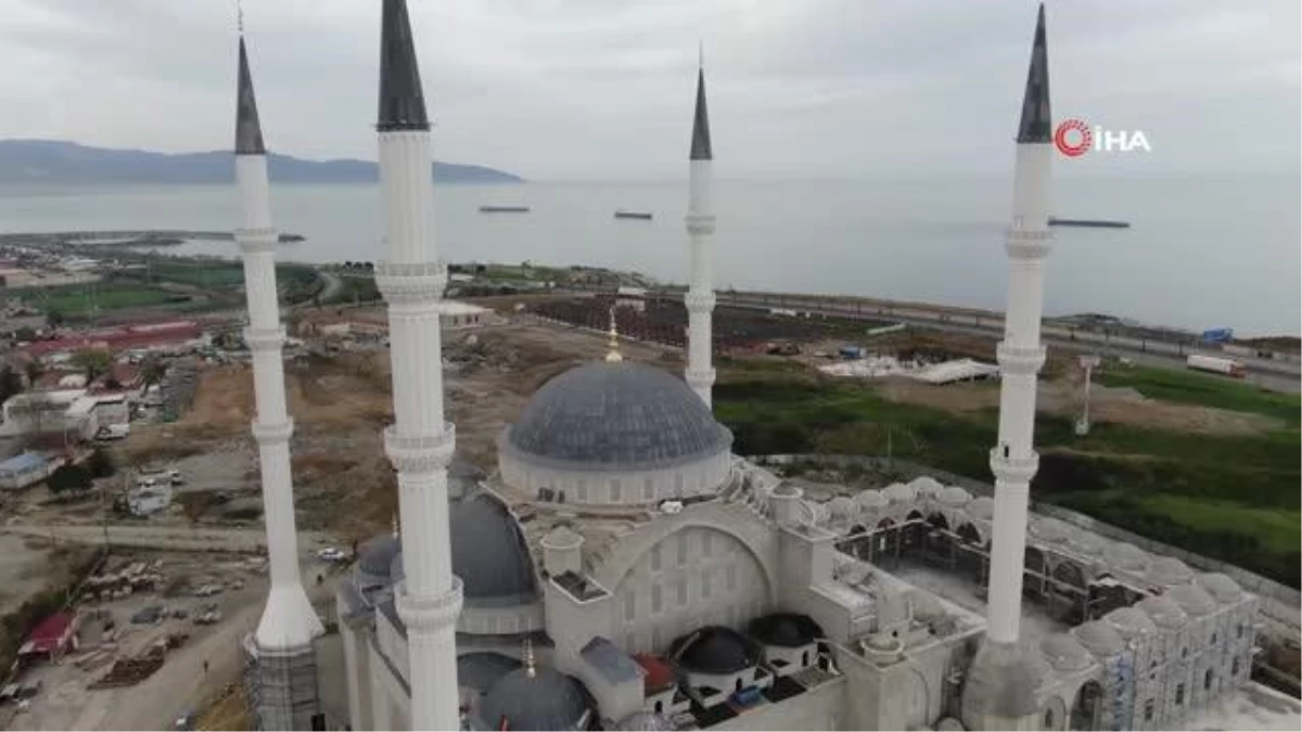 Doğu Karadeniz\'in en büyük cami ve külliyesinin yapımında sona yaklaşılıyor