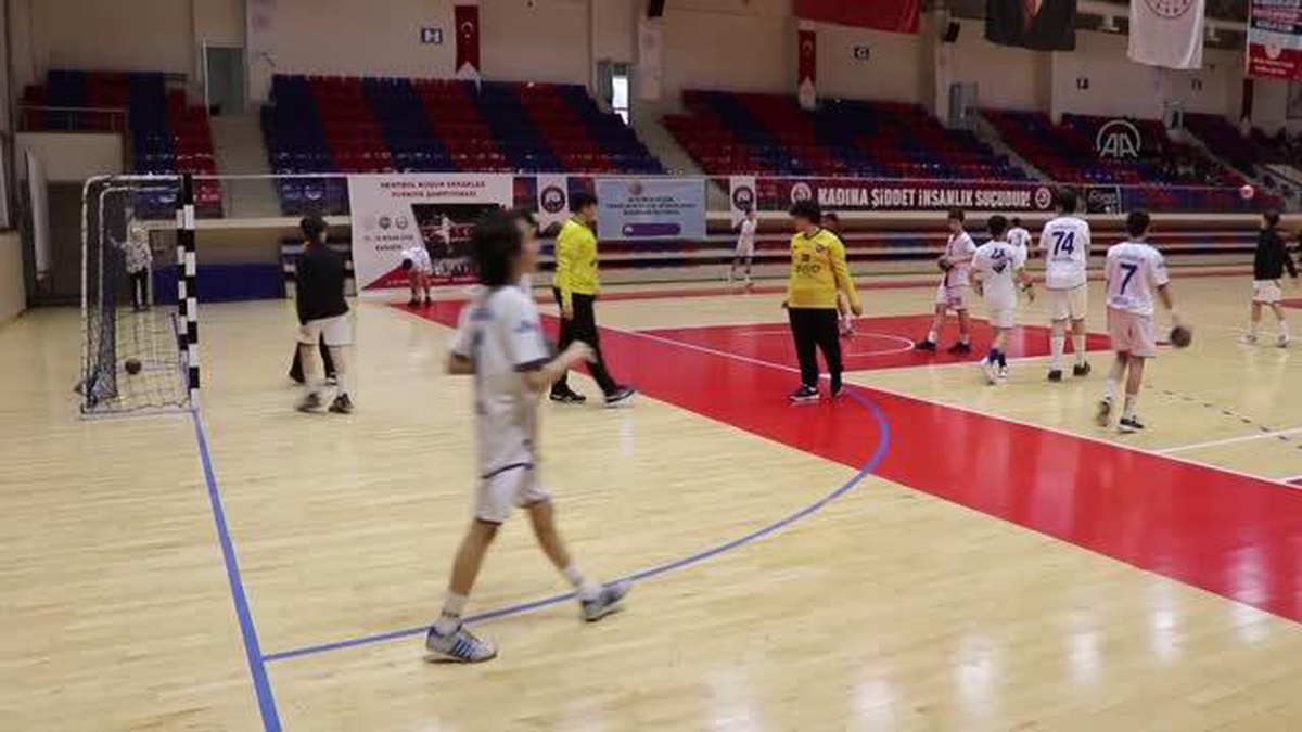 Hentbol Küçük Erkekler Türkiye Şampiyonası başladı