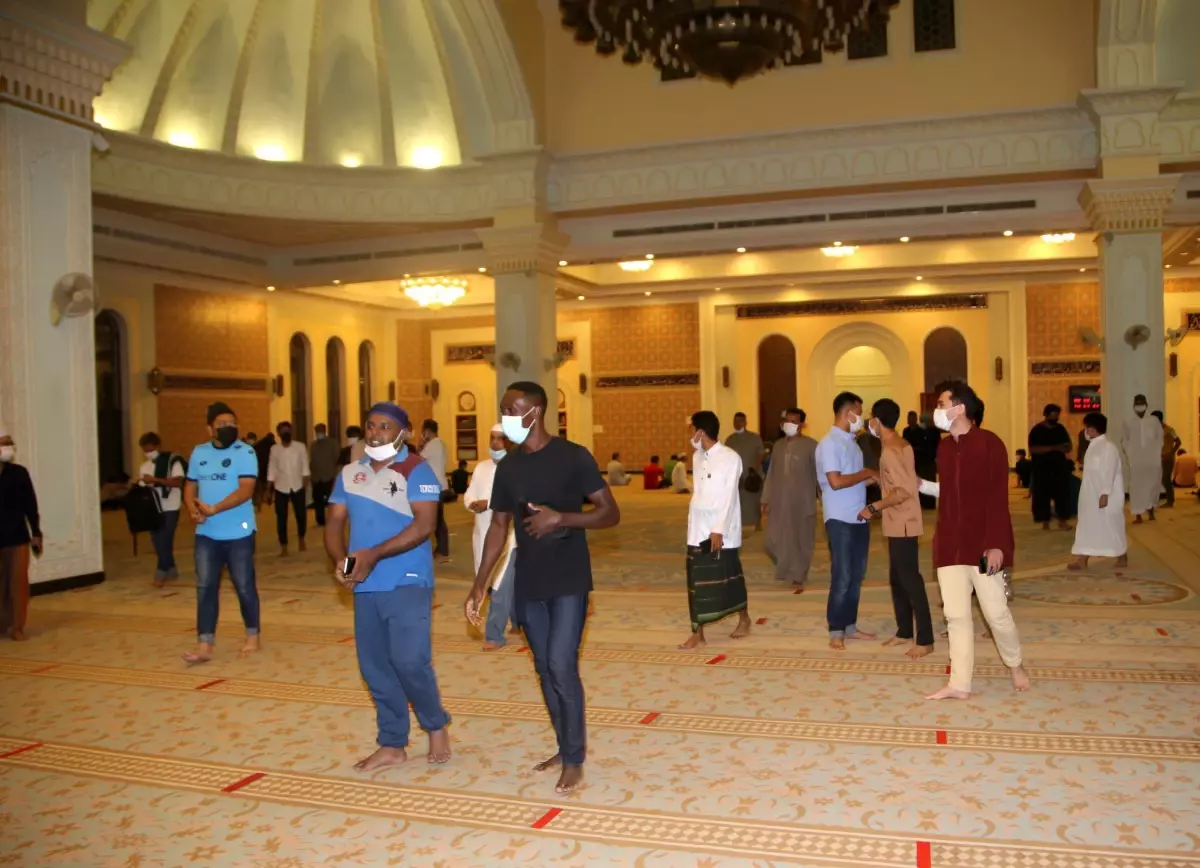 PUNOM PEN - Kamboçyalı Müslümanlar teravih namazı için El-Serkal Ulu Camisi\'nde bir araya geliyor