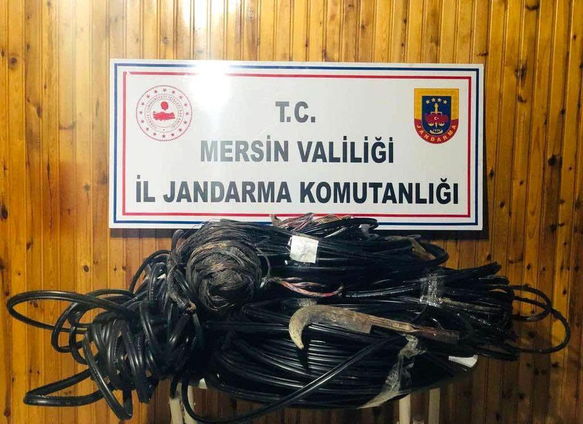 Mersin\'de kablo hırsızlığı yapan 3 şüpheli tutuklandı