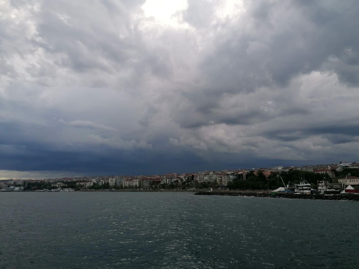 Meteorolojiden son dakika uyarısı: Sıcaklıklar 15 derece birden düşecek
