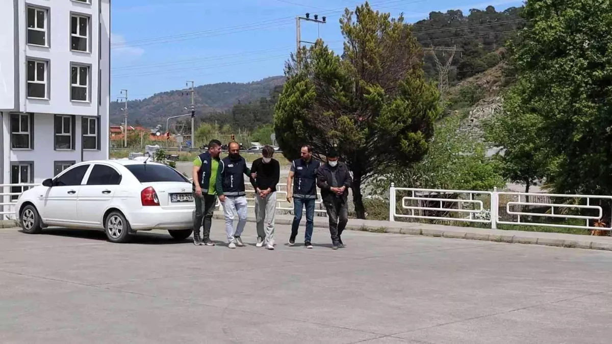 Muğla'da 2 göçmen kaçakçısı yakalandı