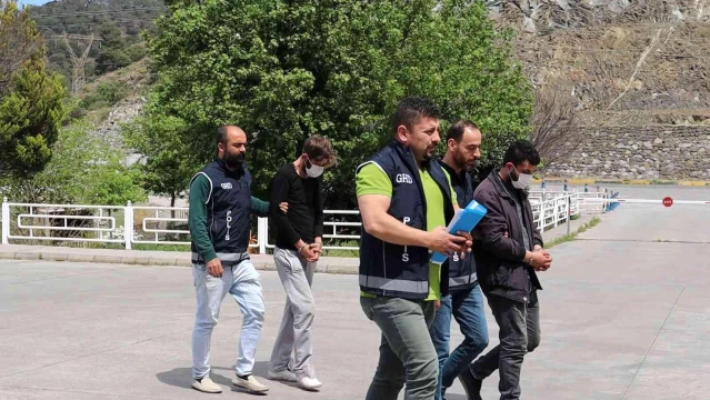 Muğla'da 2 göçmen kaçakçısı yakalandı