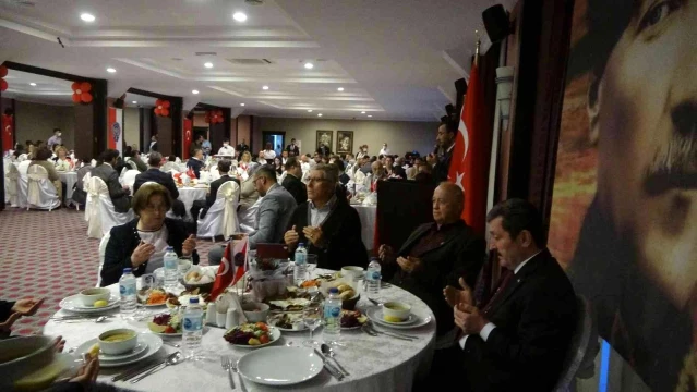 Son dakika... Muğla Valisi Tavlı, Marmaris'teki iftar programında polisler, şehit aileleri ve gaziler ile buluştu