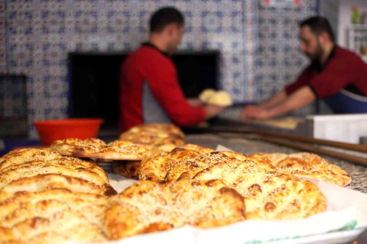 Osmanlıdan günümüze meşe odununda pişirilen lezzet: \'Pide\'