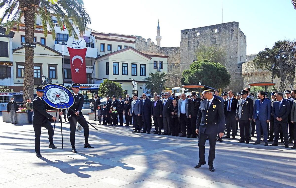 Polis teşkilatının kuruluş yıldönümü Çeşme\'de törenle kutlandı