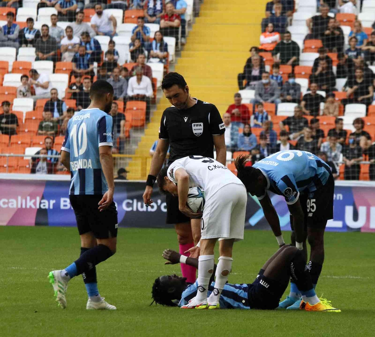 Spor Toto Süper Lig: Adana Demirspor: 2 Altay: 0 (İlk yarı)