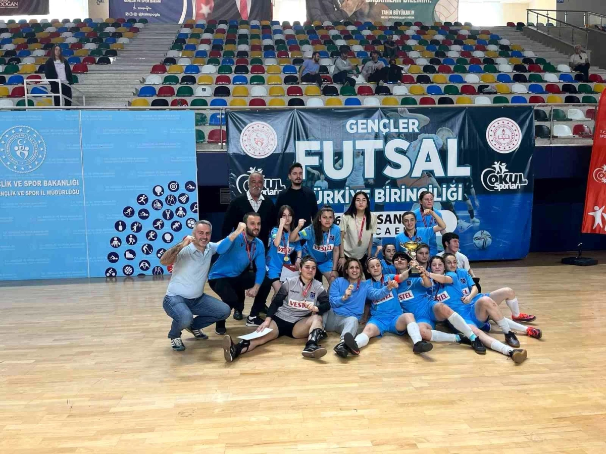 Trabzon Spor Lisesi, Kadın Futsal Takımı şampiyon oldu