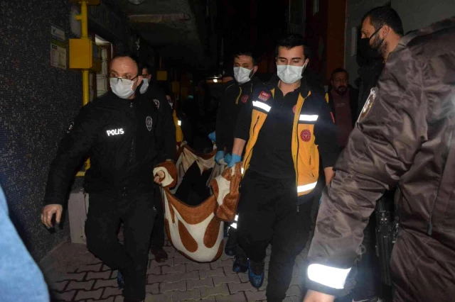 İki çocuk annesi genç kadın evinde ölü bulundu! Polis, tespit edilen şüphelinin peşinde