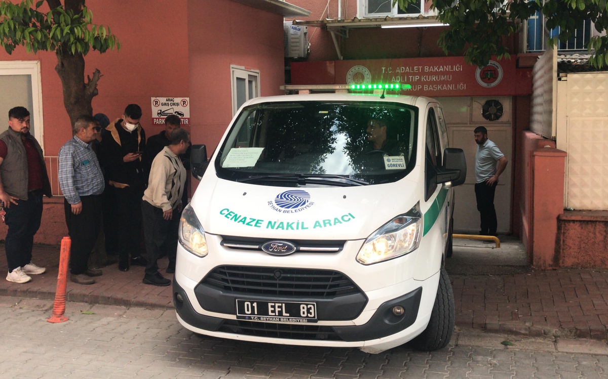 Son dakika... Eşinin bıçakla öldürdüğü kadın - Katil zanlısı polise teslim oldu