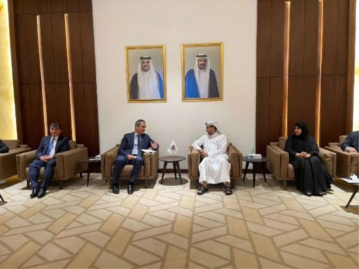 Milli Eğitim Bakanı Mahmut Özer, Türkiye\'nin Doha Büyükelçiliği\'ni ziyaret etti