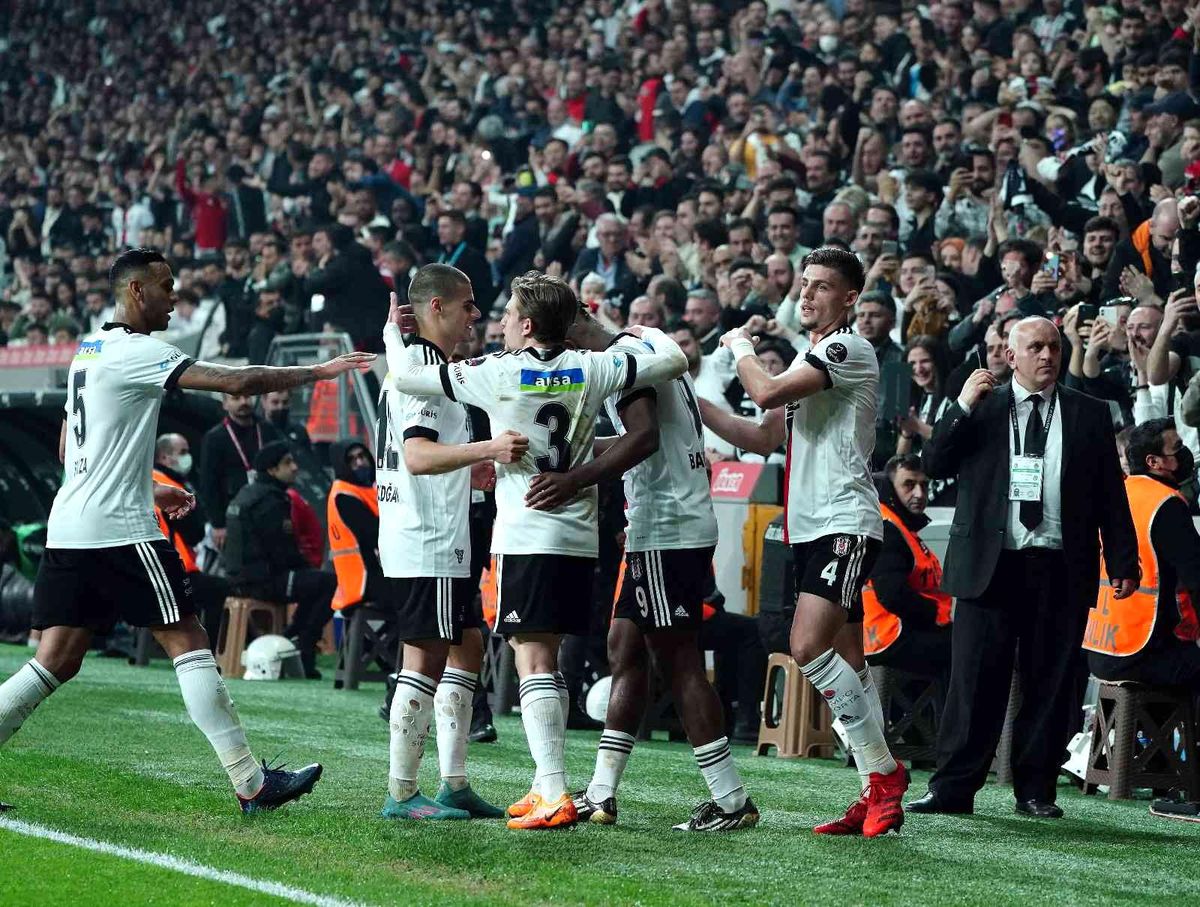 Beşiktaş\'ta hedef ilk 4