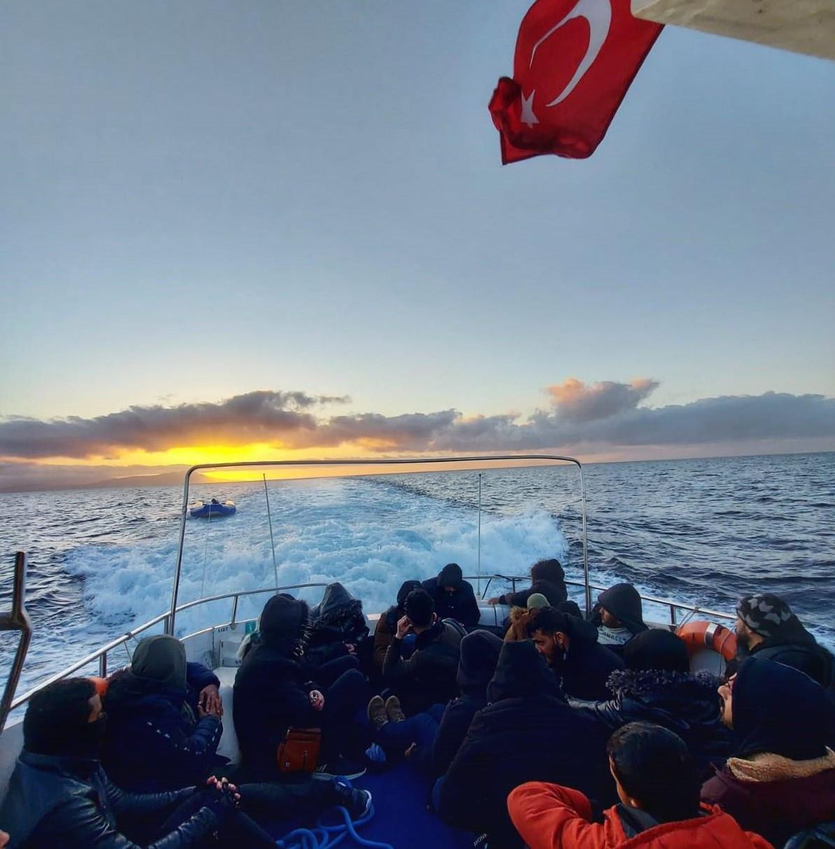 Bodrum açıklarında 23 düzensiz göçmen yakalandı