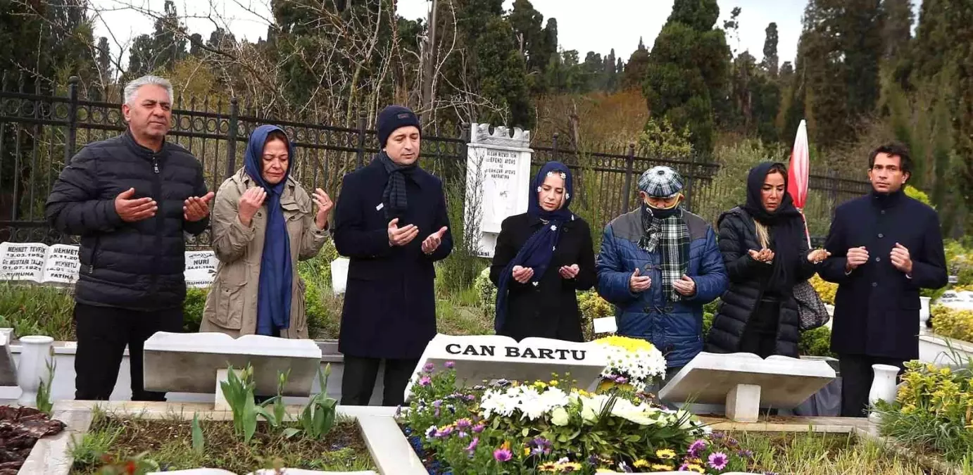 Can Bartu kabri başında anıldı