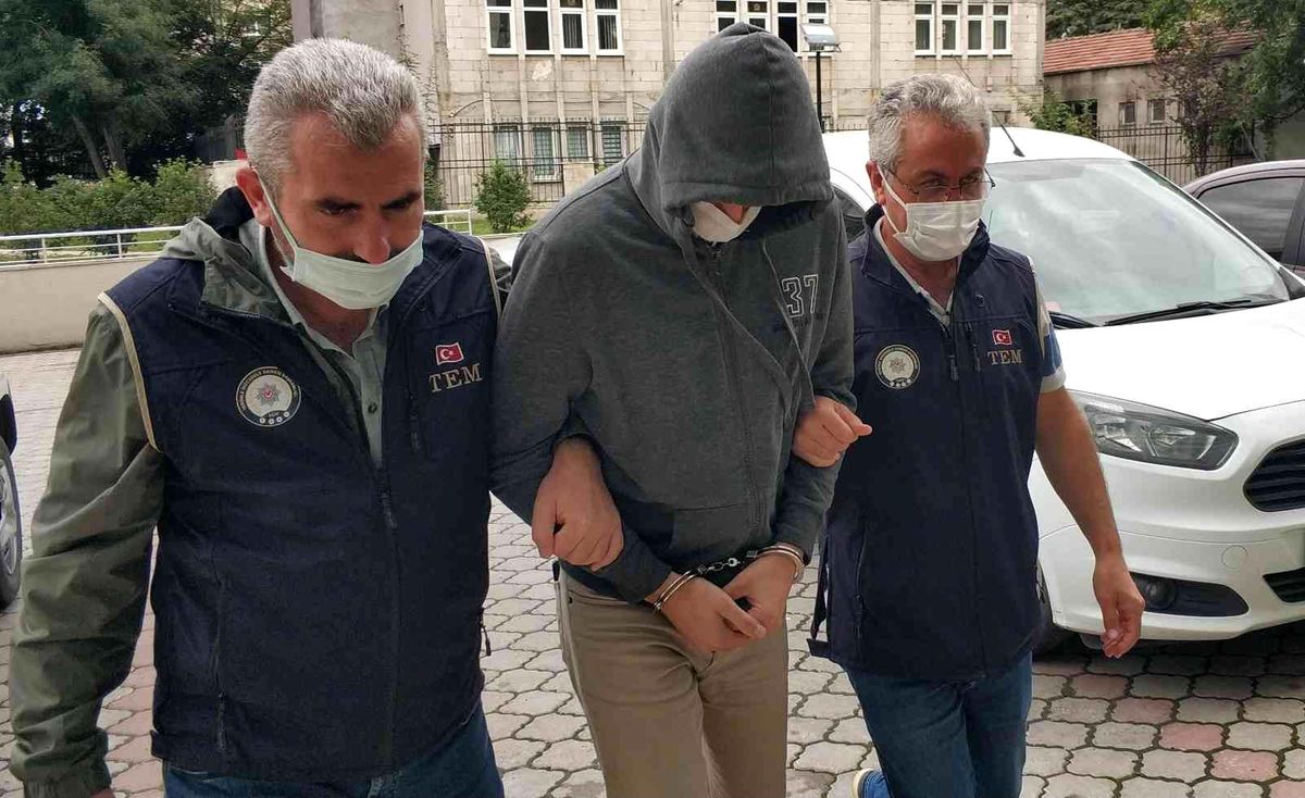 Son dakika haberleri! FETÖ\'nün askeri sorumlu mahremi olan öğretmen tutuklandı
