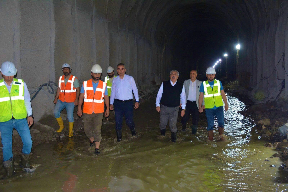 Hatay Reyhanlı\'daki Kırıkhan T1 tünelinde ışık göründü