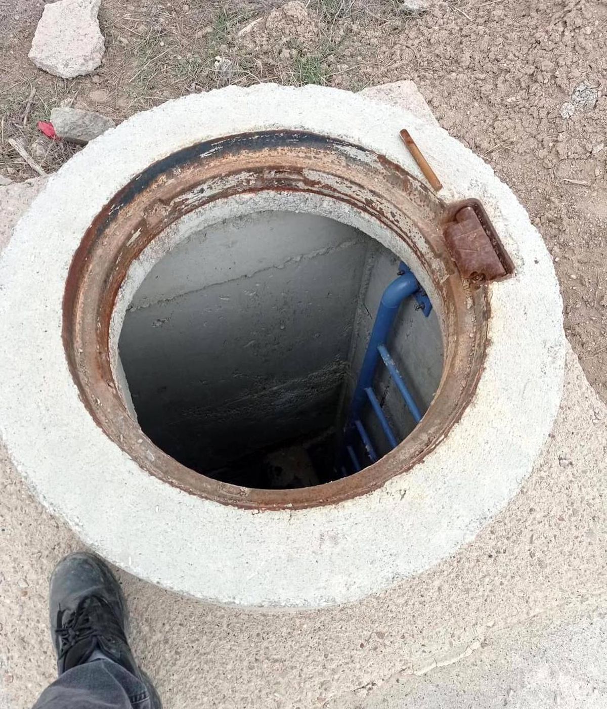 İçme suyu hattındaki rögar kapaklarını çaldılar