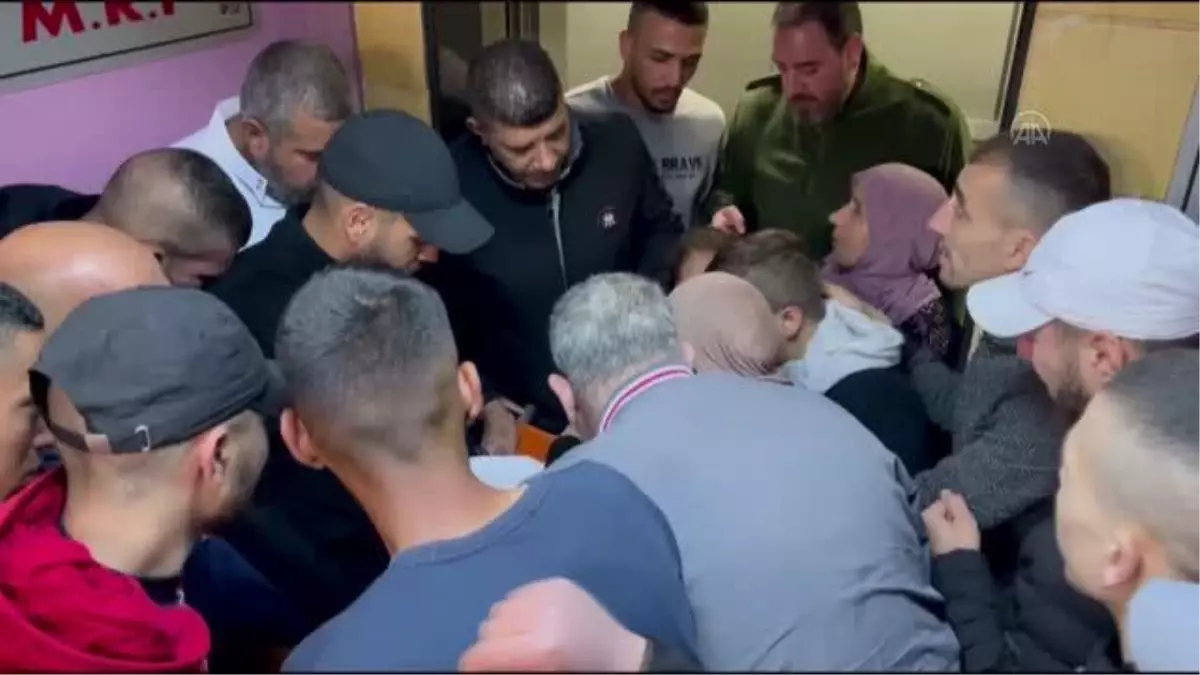 İsrail askerlerinin Batı Şeria'daki baskınlarında yaraladığı Filistinli hayatını kaybetti (2)