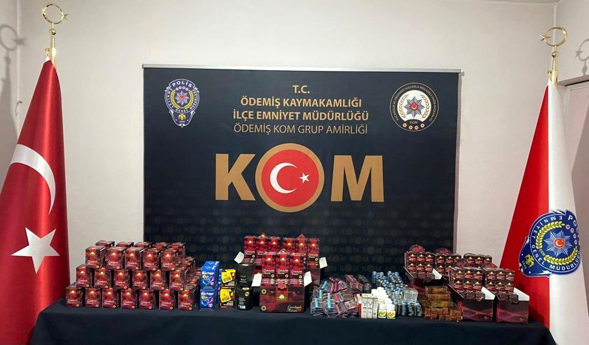 Son dakika haber | İzmir\'de cinsel içerikli ürün operasyonu