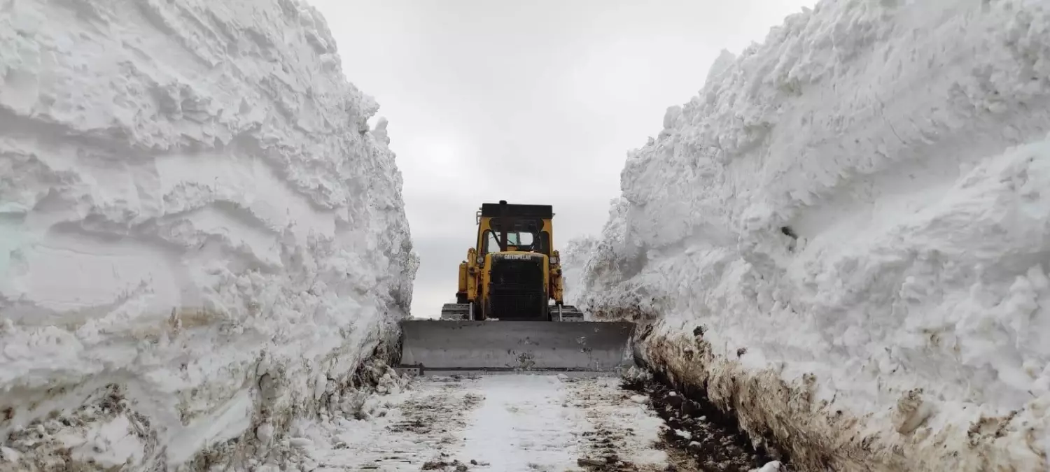 Kar kalınlığı Nisan ayında 5 metreyi buldu