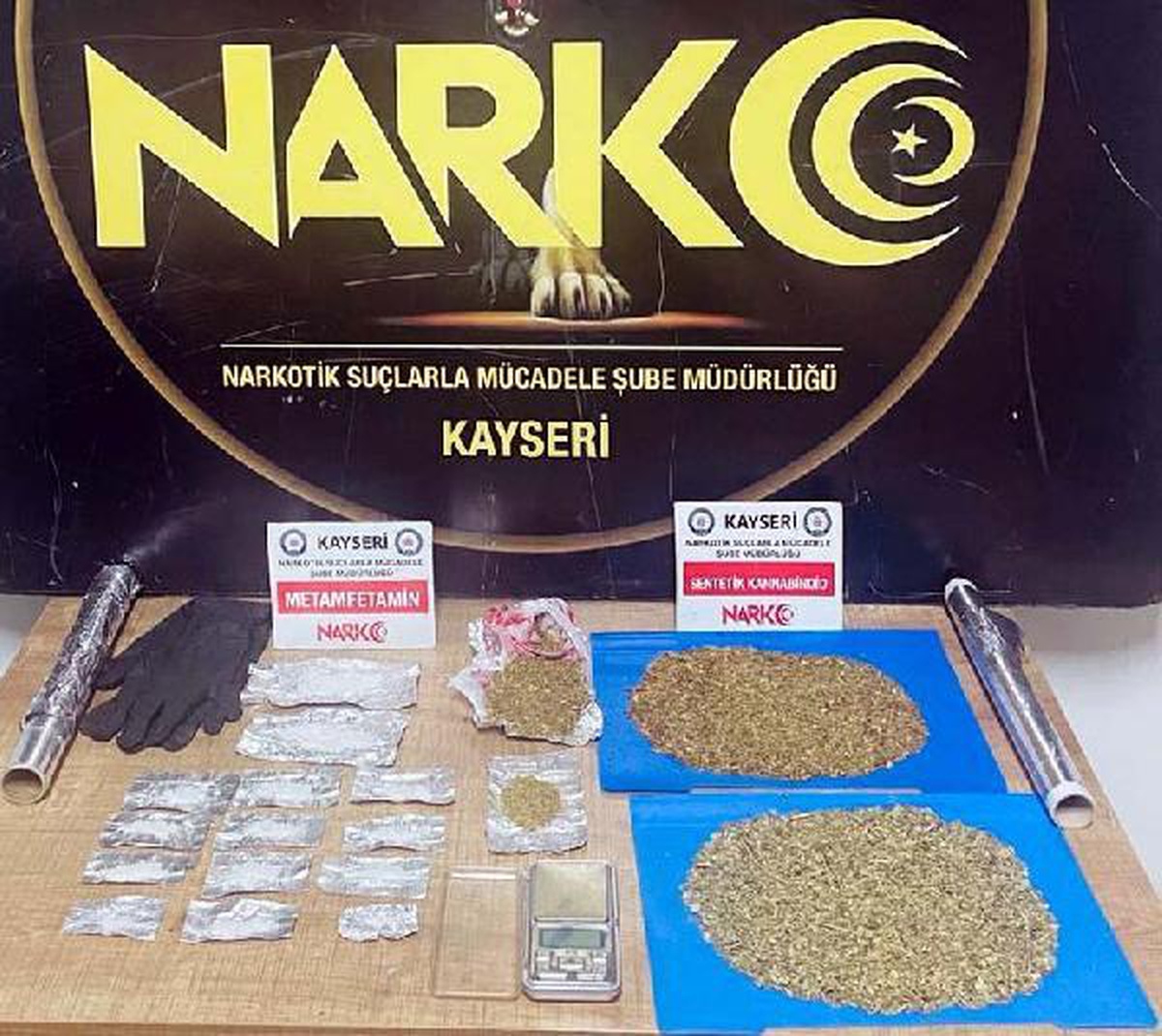 Kayseri\'de eve \'uyuşturucu\' baskını: 11 gözaltı