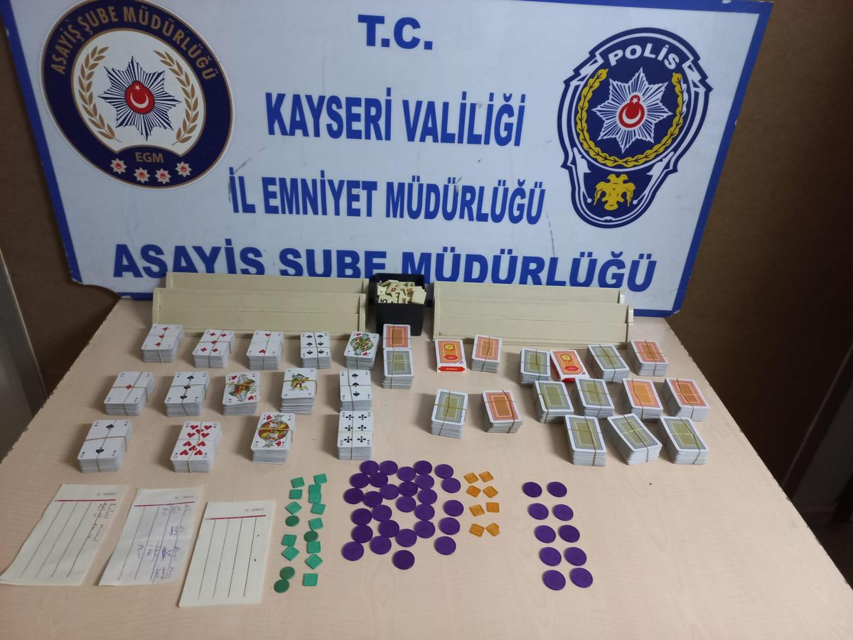 Kayseri\'de kumar oynayan 22 kişiye 40 bin lira ceza uygulandı