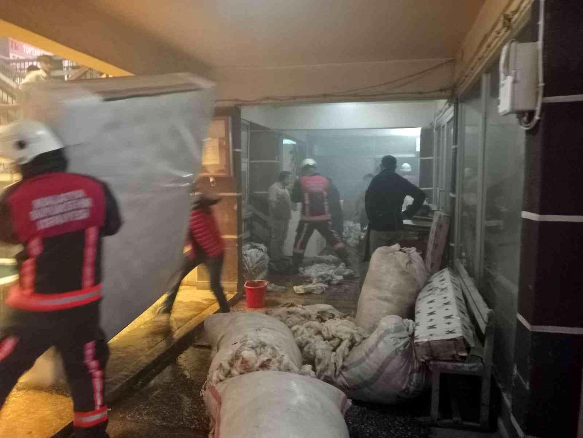 Son dakika 3. sayfa: Malatya'da depo yangını