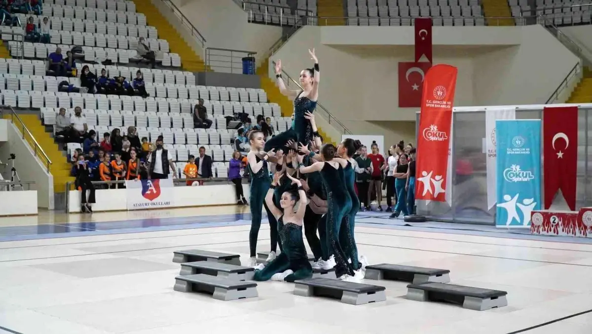 Okul Sporları Cimnastik Türkiye Şampiyonası Manisa\'da yapıldı