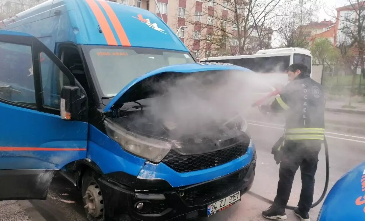 Son dakika haber: Park halindeki kargo aracında yangın çıktı