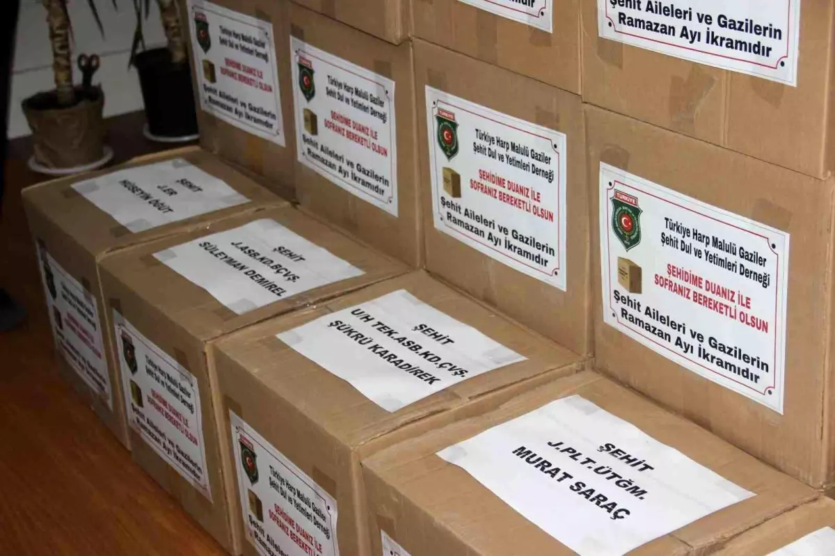 Şehitlerin isimleri yazılı kumanyalar, ihtiyaç sahiplerine ulaştırıldı- Şehit aileleri ve gazilerden duygulandıran yardım