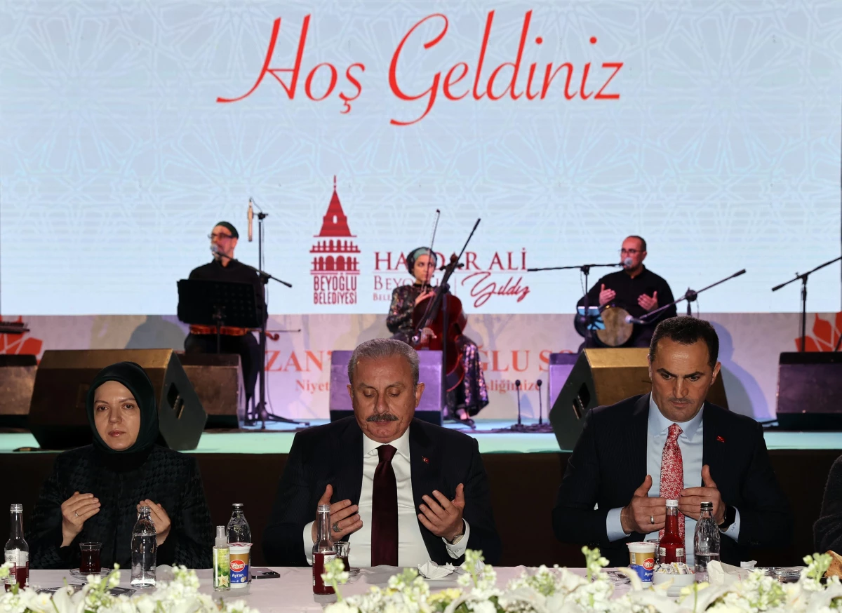 TBMM Başkanı Şentop, İstanbul\'da dini cemaat liderleriyle iftar sofrasında buluştu