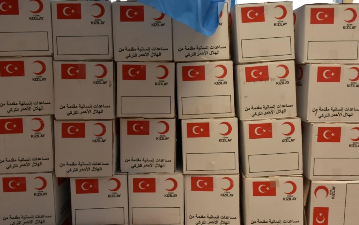 Türk Kızılaydan Kerkük\'te ihtiyaç sahibi ailelere ramazan yardımı