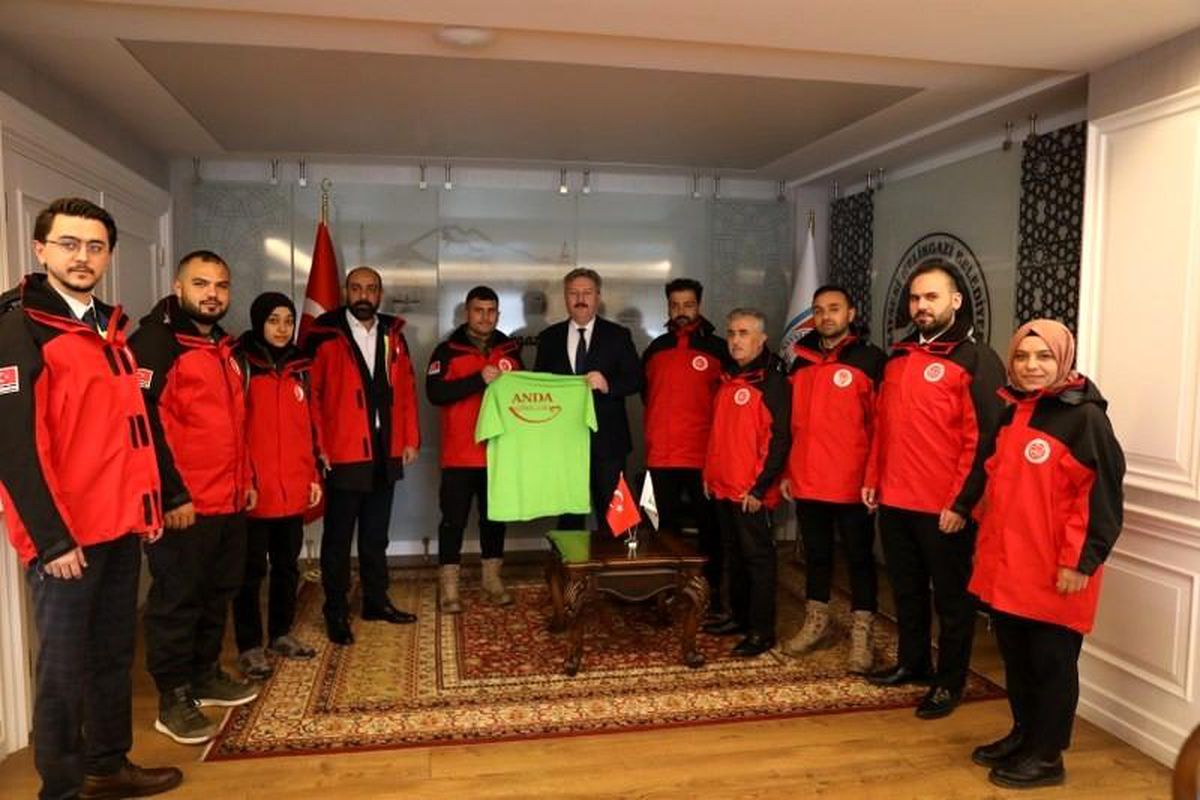 Arama kurtarma ekibinden Palancıoğlu\'na ziyaret