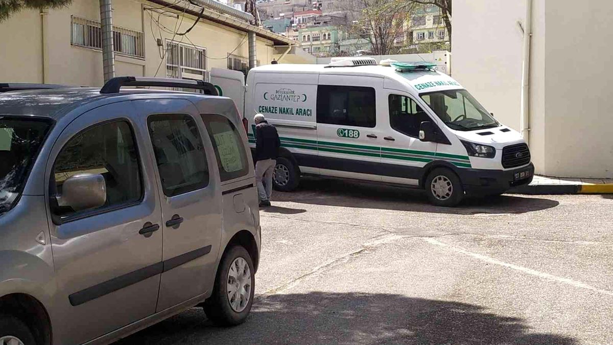 AVM\'de düşen hamile kadının cenazesi ailesine teslim edildi