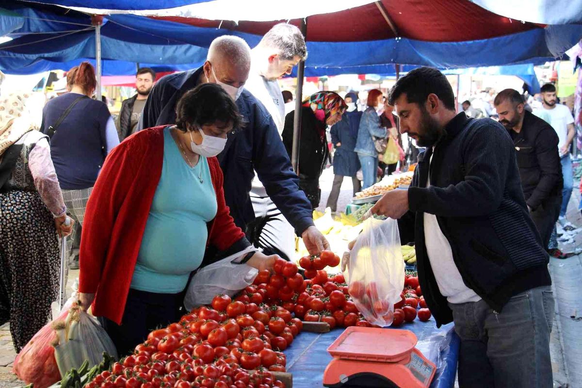 Son dakika haberleri: Aydın\'da semt pazarlarının ateşi düştü