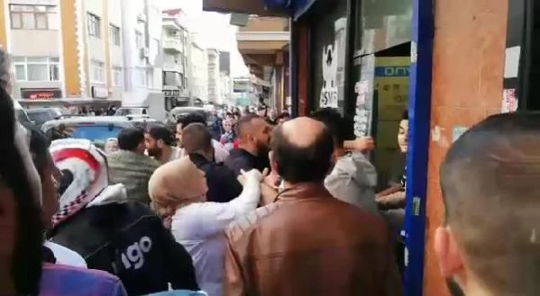 Dükkanın önüne sandalye koyup Erkek olan gelsin demişti! Mahalleliyi tehdit eden Suriyeli gözaltına alındı
