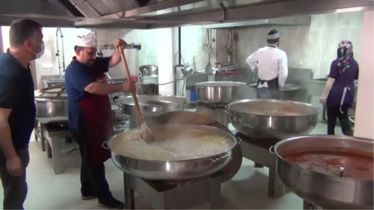 Beypazarı Belediyesi Aşevinde hazırlanan yemekler 500 haneye ulaştırılıyor