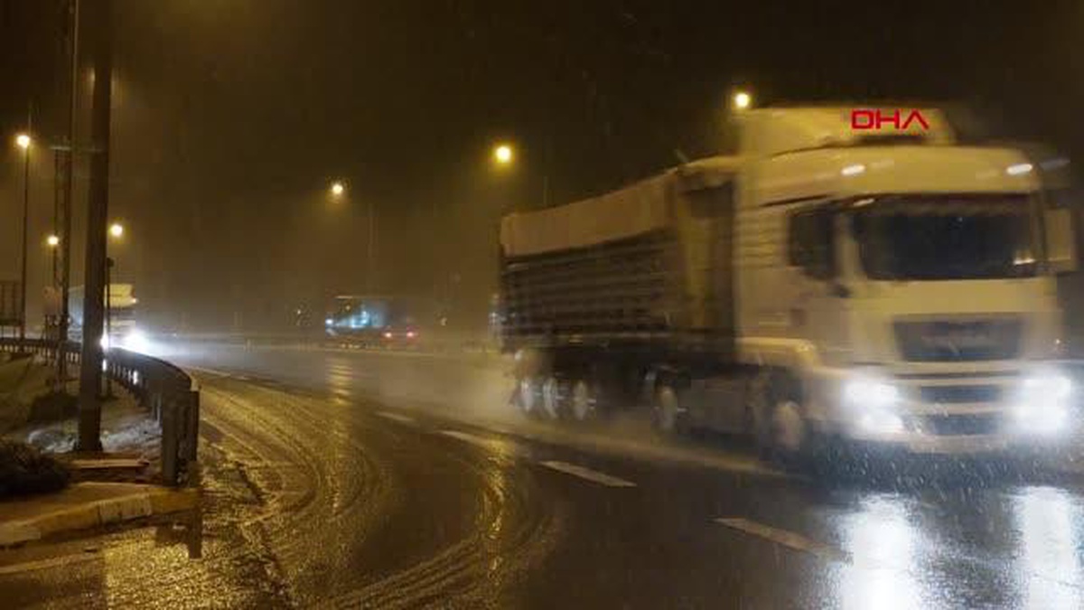 BOLU DAĞI\'NDA KAR YAĞIŞI