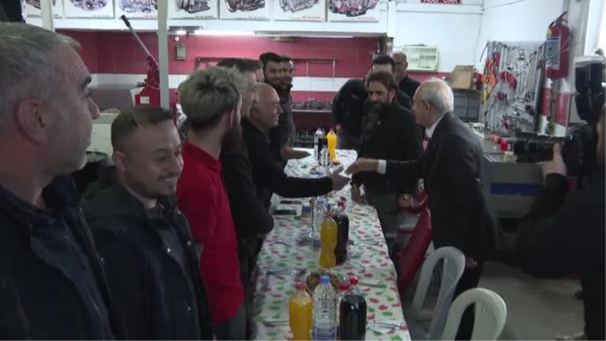 CHP Genel Başkanı Kılıçdaroğlu, oto sanayi çalışanlarıyla iftar yaptı (2)