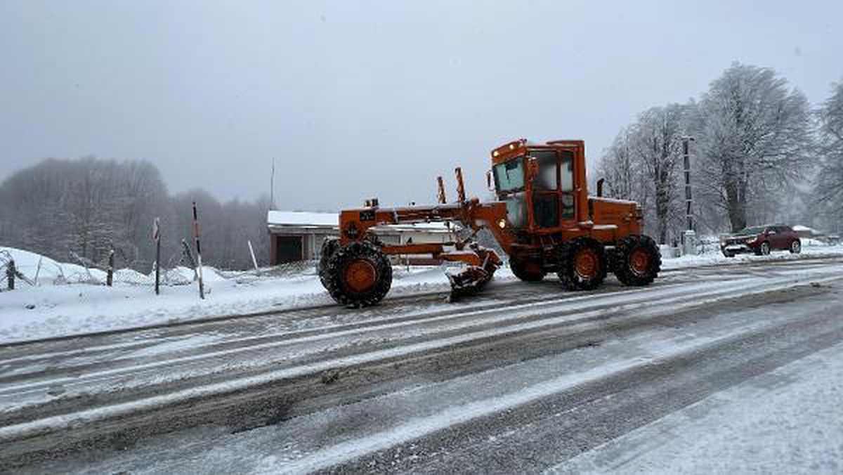 DOMANİÇ'TE KAR YAĞIŞI