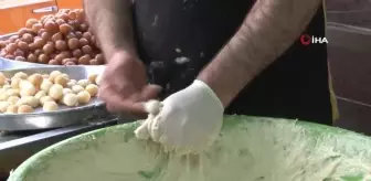 Elazığ'da Ramazan ayının vazgeçilmez tatlısı lokma, iftar sofralarını süslüyor