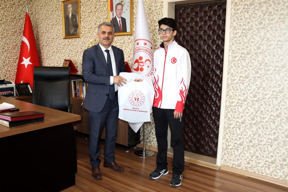 Genç şampiyon olimpiyatlara hazırlanıyor