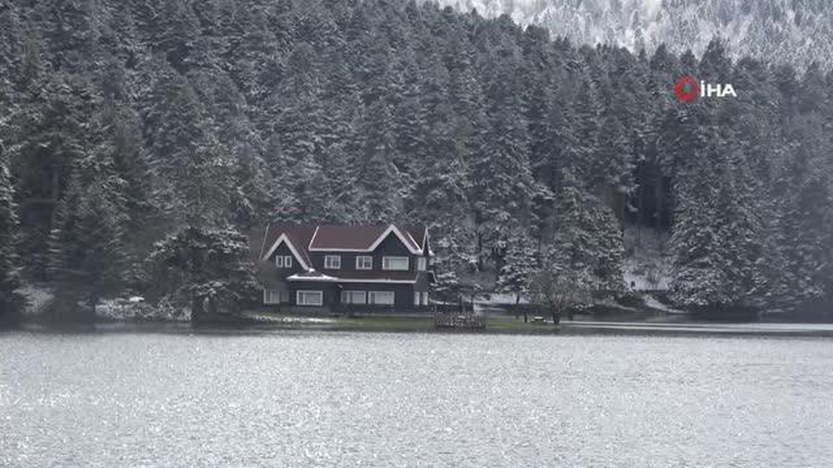 Gölcük Tabiat Parkı beyaz örtüyle kaplandı