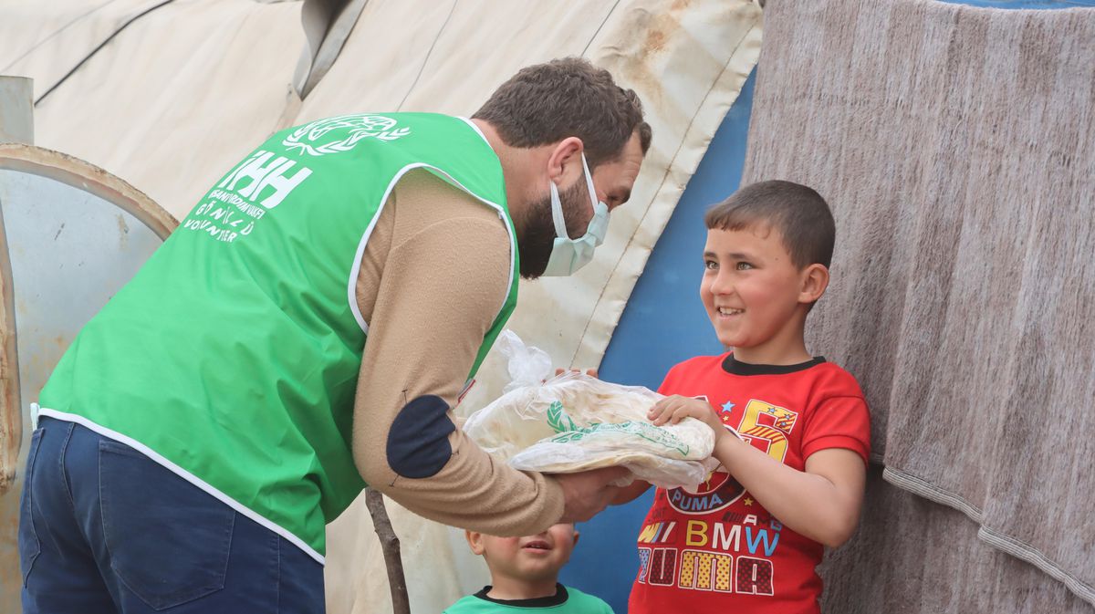 İHH, Suriye\'de 3 milyon ekmek dağıttı