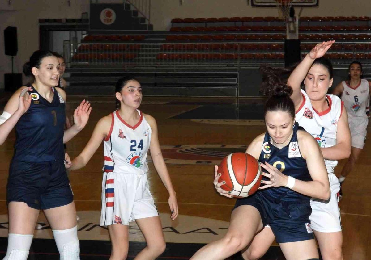 Kepez\'in kızları ligin devleriyle mücadele ediyor