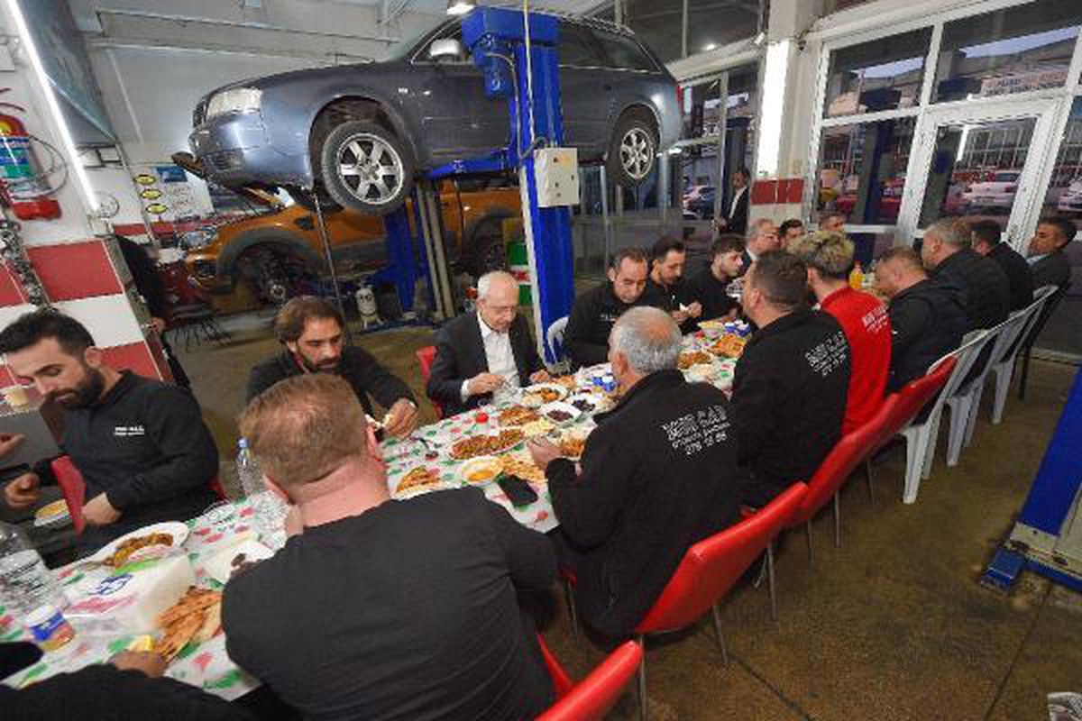 Kılıçdaroğlu, oto sanayi sitesinde iftar konuğu oldu