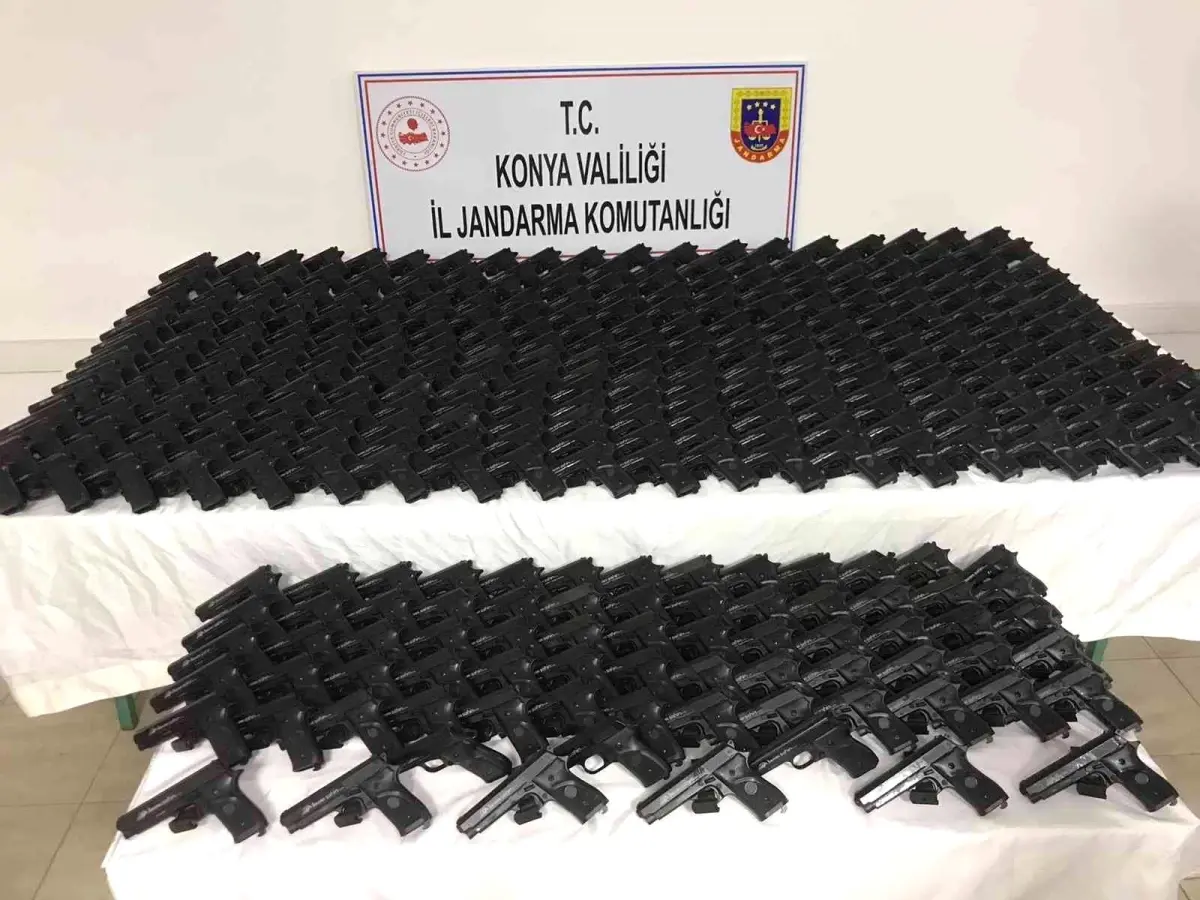 Konya\'da jandarmadan kuru sıkı tabanca operasyonu