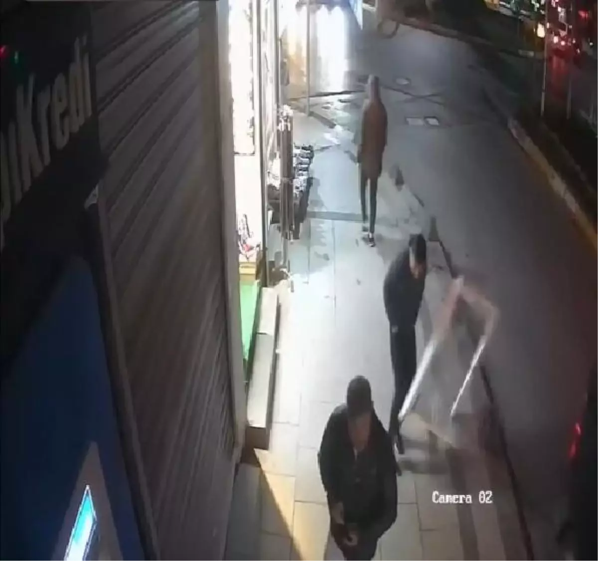 Narrowly escaped the falling window in Istanbul