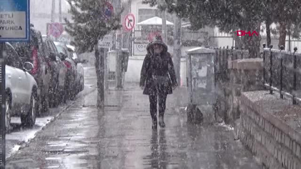 NİSAN KARI ARDAHAN\'I BEYAZA BÜRÜDÜ