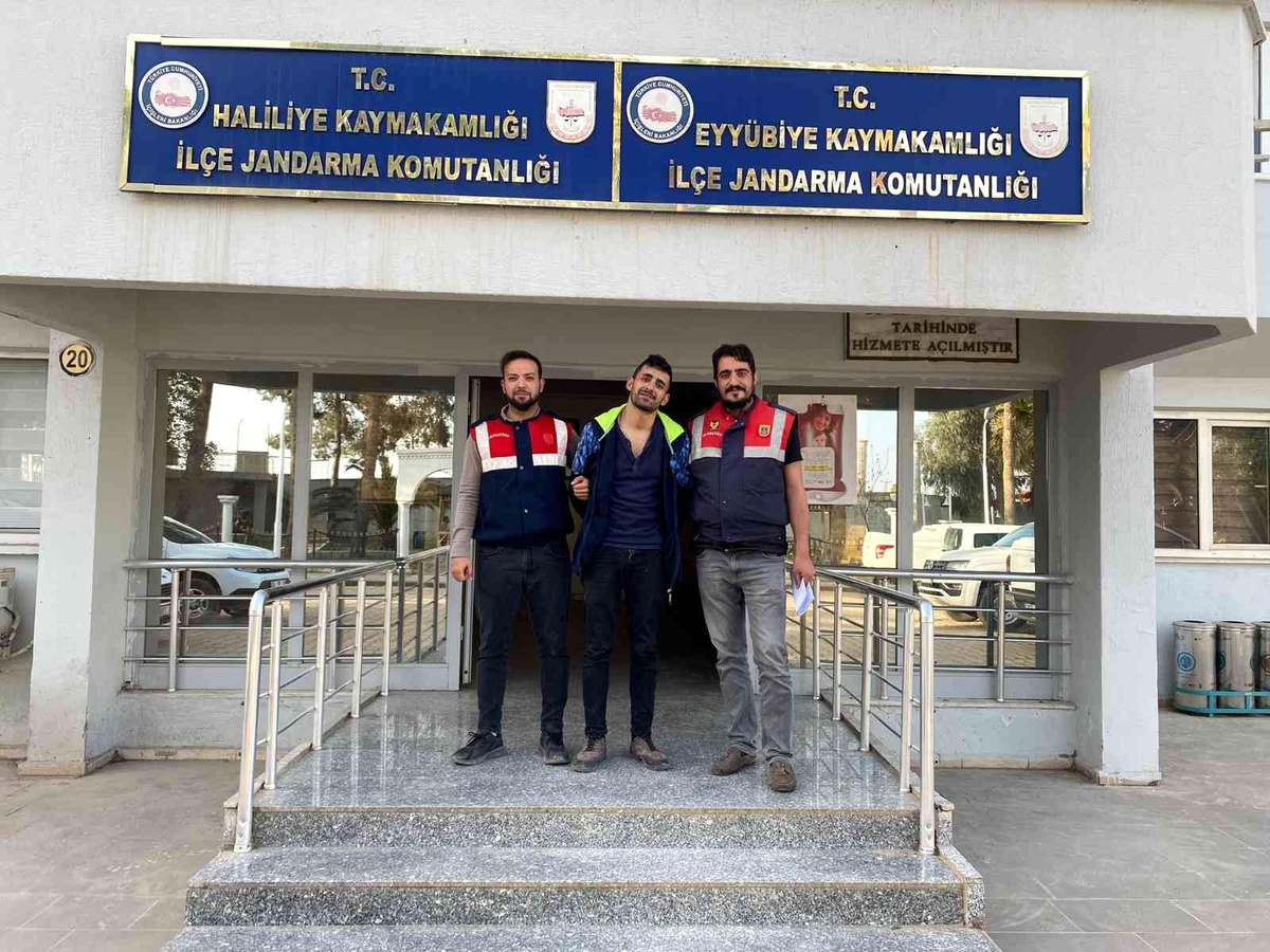 Şanlıurfa\'da 12 yıl hapis cezası bulunan uyuşturucu satıcısı 7 yıl sonra yakalandı